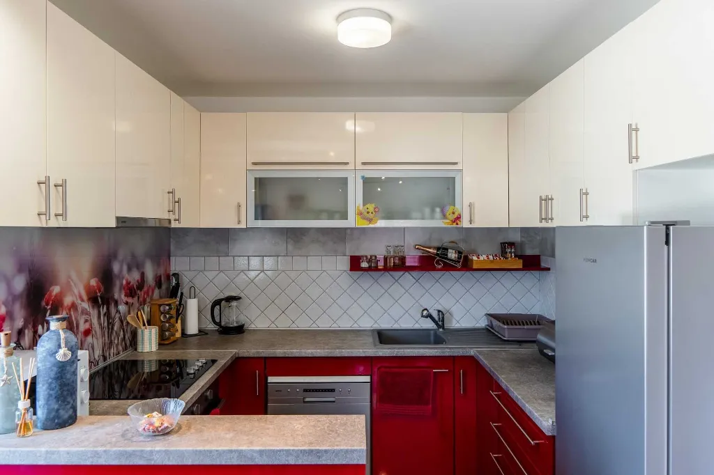 Two-Bedroom Apartment with Roofed Balcony in Vir