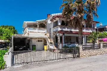 Sea-View Apartment in Vir for Up to 4 Guests