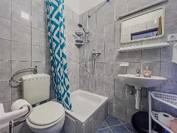 Apartment with Covered Balcony in Vir (4 Guests)