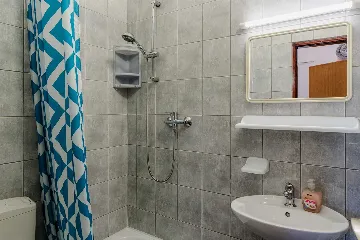 Apartment with Covered Balcony in Vir (4 Guests)