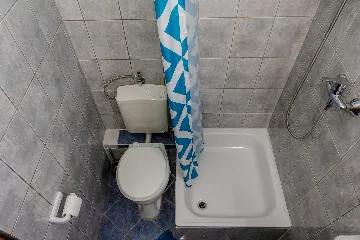 Apartment with Covered Balcony in Vir (4 Guests)