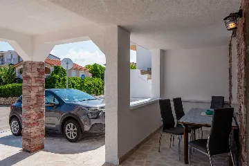 Apartment in Vir for 2–4 Guests near Pebble Beach