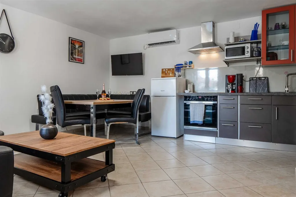 Apartment in Vir for 2–4 Guests near Pebble Beach