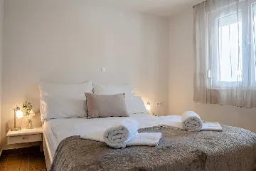 Apartment in Vir for 2–4 Guests near Pebble Beach