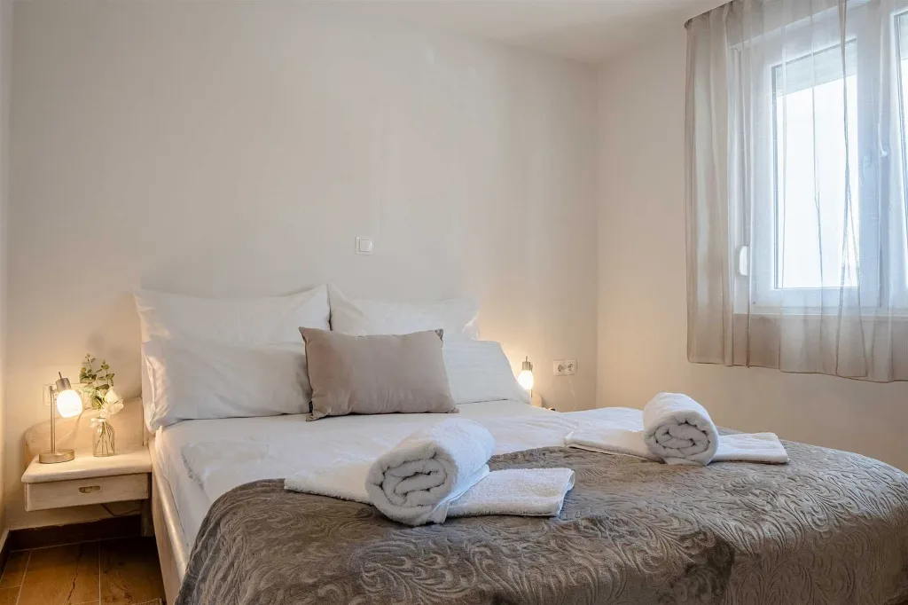 Apartment in Vir for 2–4 Guests near Pebble Beach