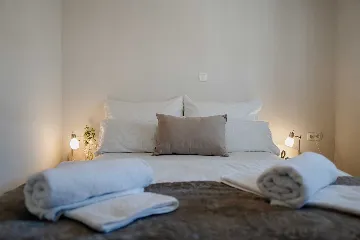 Apartment in Vir for 2–4 Guests near Pebble Beach