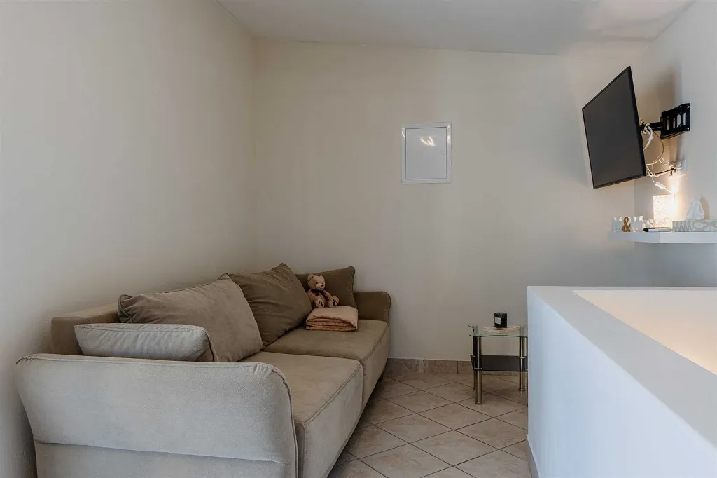 Sea View Apartment in Vir for 4–5 Guests