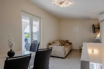 Sea View Apartment in Vir for 4–5 Guests