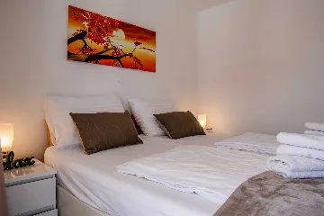 Sea View Apartment in Vir for 4–5 Guests