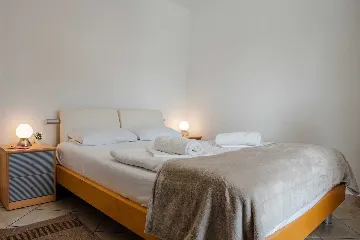 Sea View Apartment in Vir for 4–5 Guests