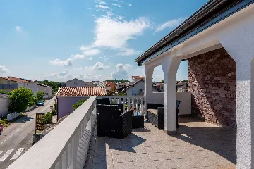 Sea View Apartment in Vir for 4–5 Guests