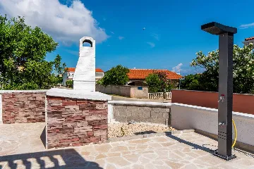 Sea View Apartment in Vir for 4–5 Guests