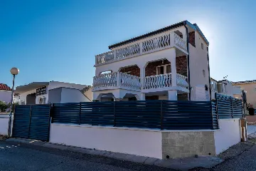 Sea View Apartment in Vir for 4–5 Guests