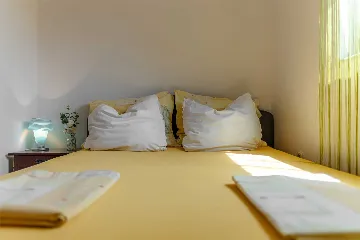 1-Bedroom Apartment in Vir for 2–3 Guests