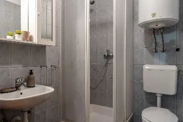 1-Bedroom Apartment in Vir for 2–3 Guests