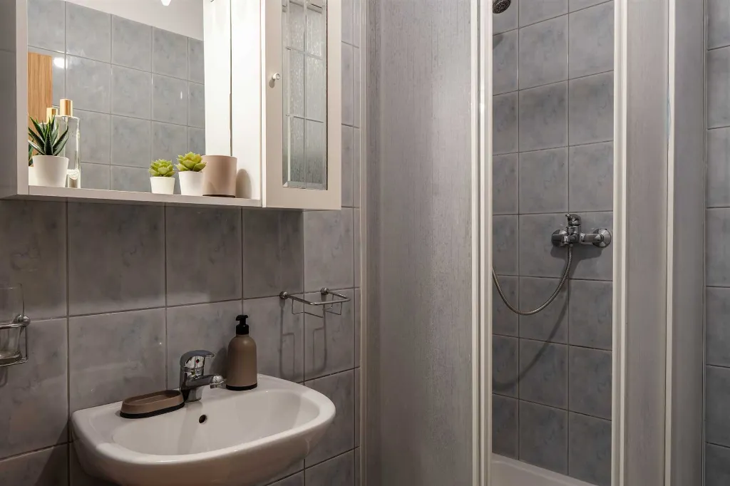 1-Bedroom Apartment in Vir for 2–3 Guests