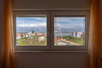 Apartment in Vir for 2–3 Guests with Balcony