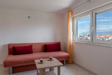 Apartment in Vir for 2–3 Guests with Balcony