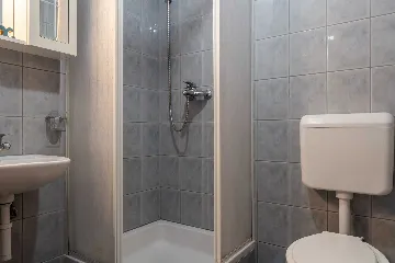 Apartment in Vir for 2–3 Guests with Balcony