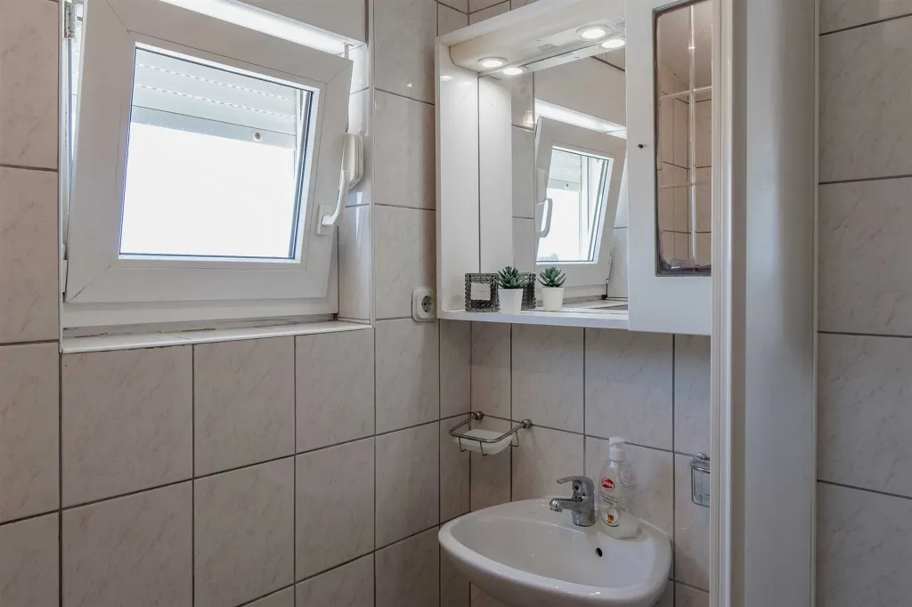 Studio Apartment for 2 in Vir, Croatia