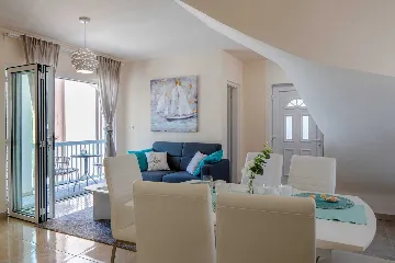 Apartment with Sea View near Pebble Beach in Vir