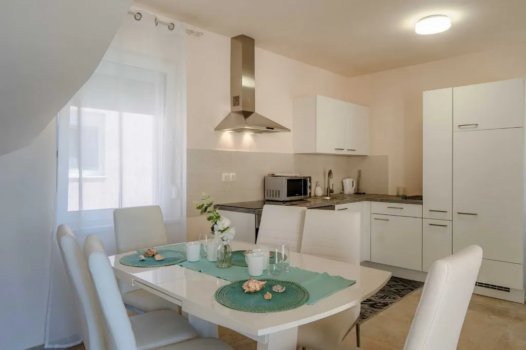 Apartment with Sea View near Pebble Beach in Vir
