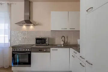 Apartment with Sea View near Pebble Beach in Vir