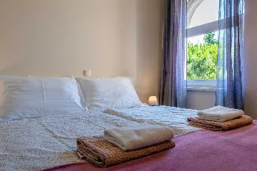 Apartment with Sea View near Pebble Beach in Vir