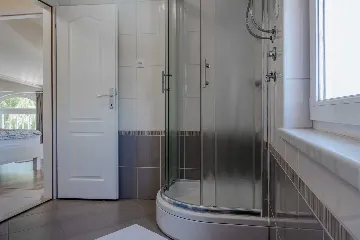 Apartment with Sea View near Pebble Beach in Vir