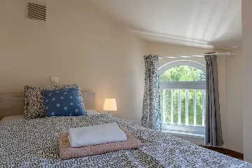 Apartment with Sea View near Pebble Beach in Vir