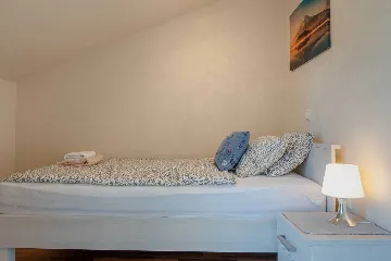 Apartment with Sea View near Pebble Beach in Vir