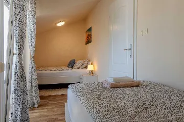 Apartment with Sea View near Pebble Beach in Vir