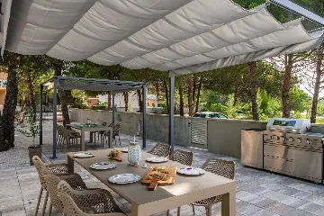 Apartment with Sea View near Pebble Beach in Vir