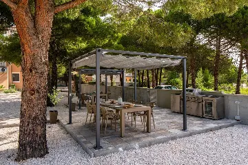 Apartment with Sea View near Pebble Beach in Vir