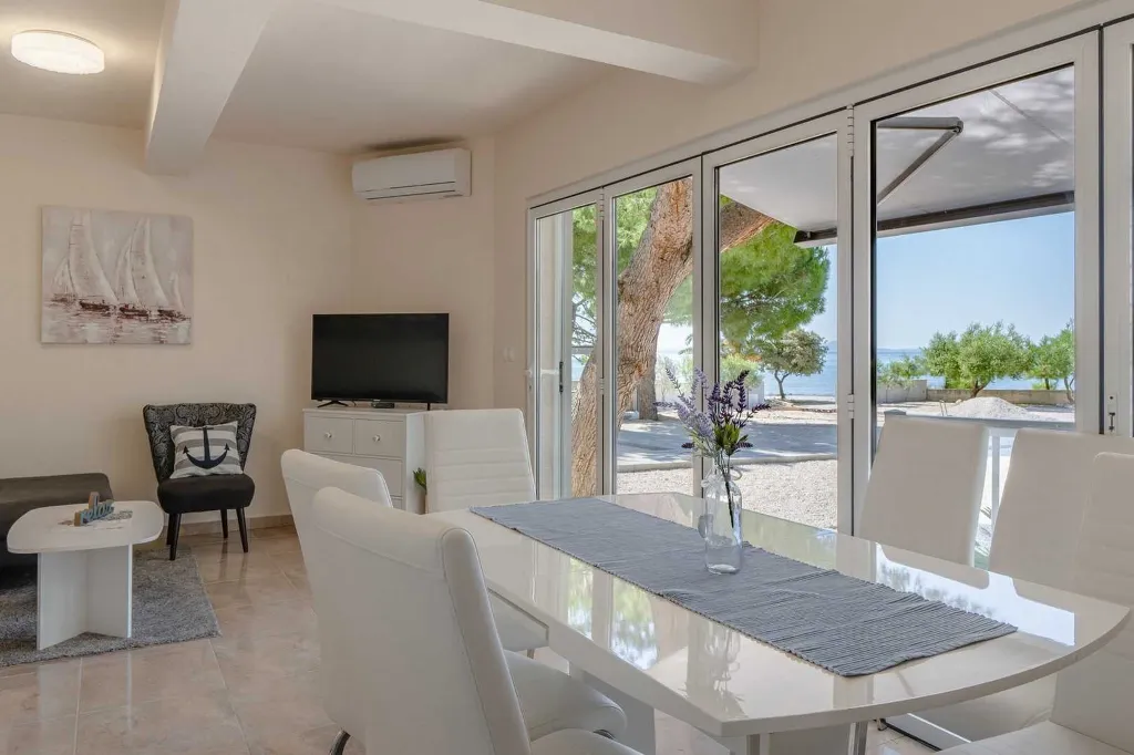 Apartment in Vir for 4 with Sea-View Terrace