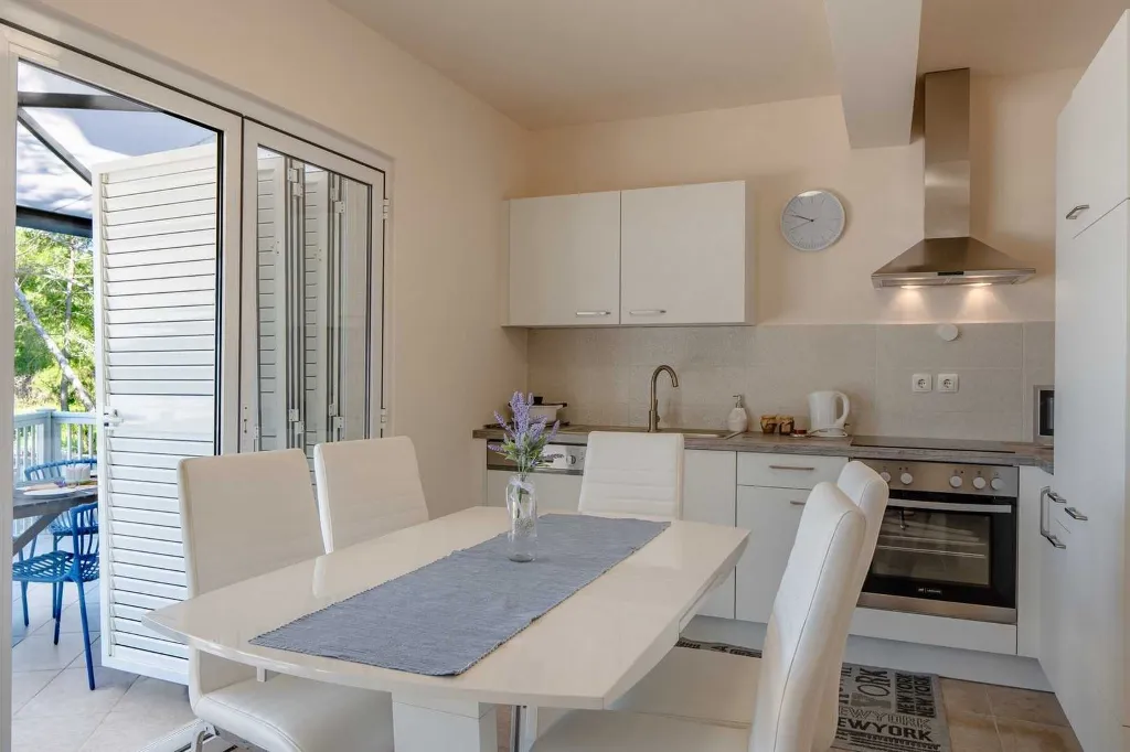 Apartment in Vir for 4 with Sea-View Terrace