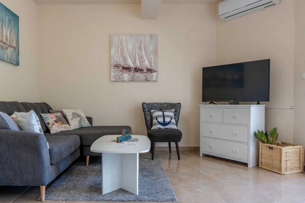 Apartment in Vir for 4 with Sea-View Terrace