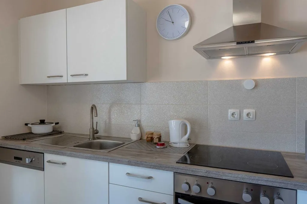 Apartment in Vir for 4 with Sea-View Terrace