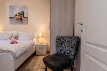 Apartment in Vir for 4 with Sea-View Terrace