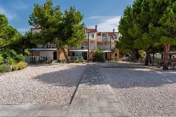 Apartment in Vir for 4 with Sea-View Terrace