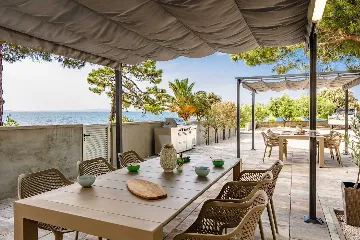 Apartment in Vir for 4 with Sea-View Terrace