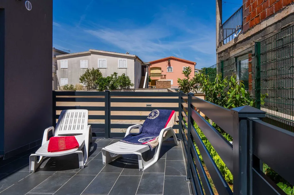 Apartment in Vir with 3 Bedrooms for 6 Guests