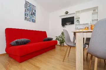 Apartment with Balcony in Vir for 2–3 Guests