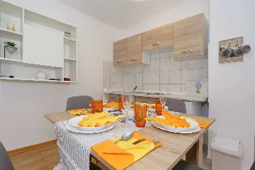 Apartment with Balcony in Vir for 2–3 Guests