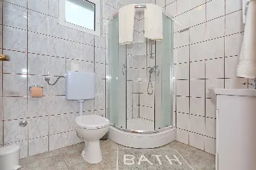 Apartment with Balcony in Vir for 2–3 Guests