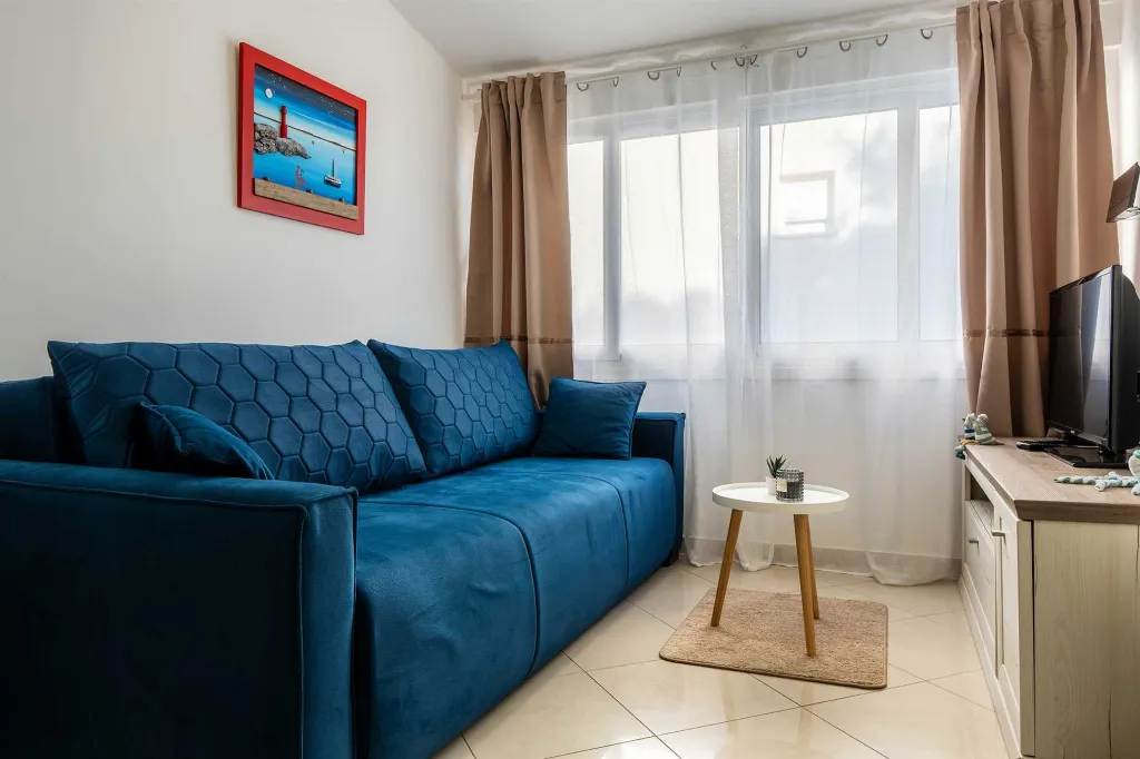 Air-Conditioned Apartment in Vir for 4 Guests