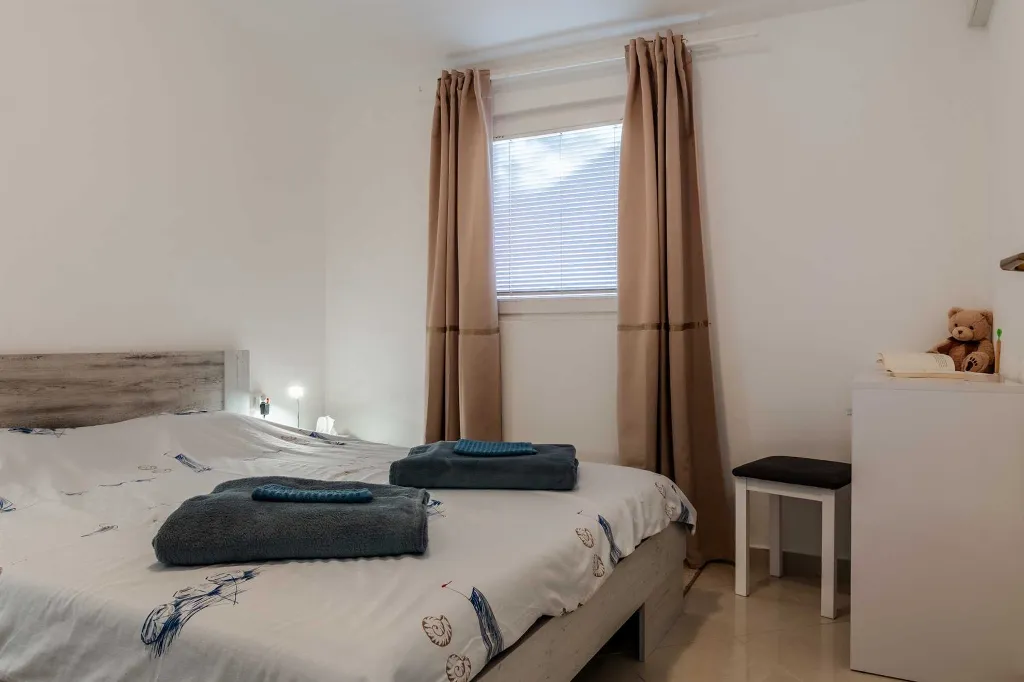 Air-Conditioned Apartment in Vir for 4 Guests