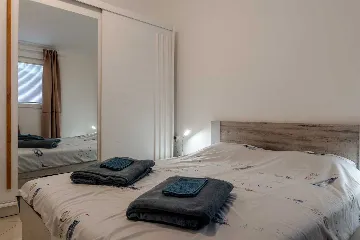 Air-Conditioned Apartment in Vir for 4 Guests