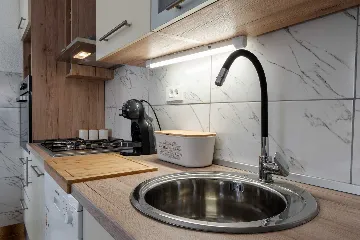 Vir 3-Bedroom Apartment for Up to 6 Guests