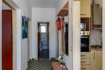 Vir 3-Bedroom Apartment for Up to 6 Guests